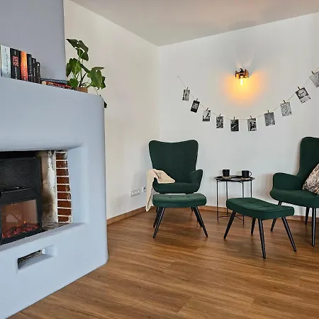 Birdhouse - Big Living For 12 With Two Terraces, Bbqs, Kicker, Fitness *