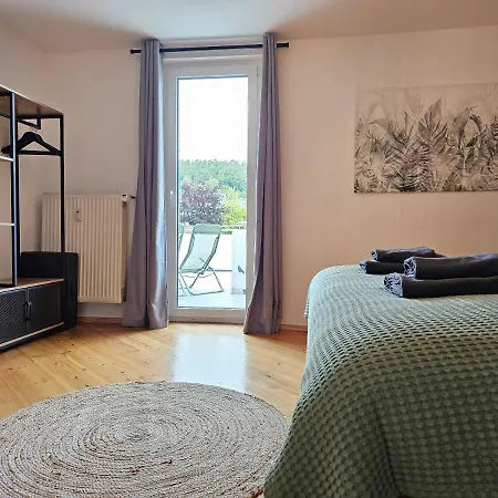 Birdhouse - Big Living For 12 With Two Terraces, Bbqs, Kicker, Fitness