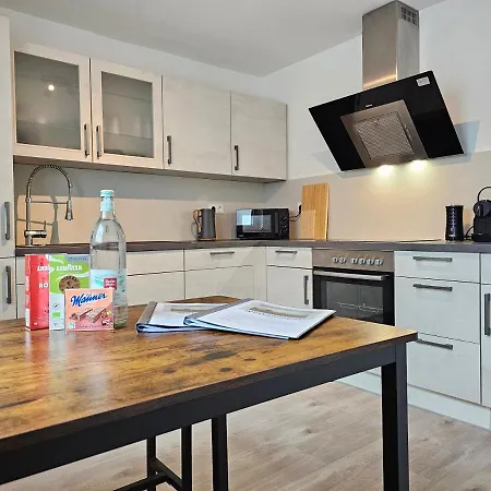 Birdhouse - Big Living For 12 With Two Terraces, Bbqs, Kicker, Fitness * Marburg