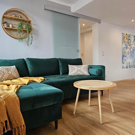 Birdhouse - Big Living For 12 With Two Terraces, Bbqs, Kicker, Fitness Holiday home *