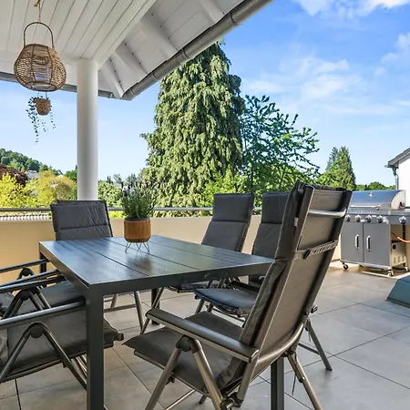 Дом отдыха Birdhouse - Big Living For 12 With Two Terraces, Bbqs, Kicker, Fitness