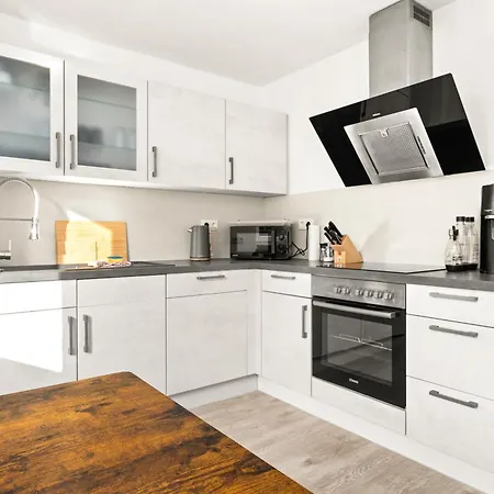 Birdhouse - Big Living For 12 With Two Terraces, Bbqs, Kicker, Fitness Hébergement de vacances