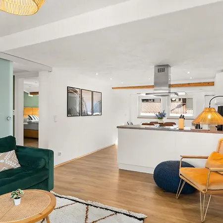 Birdhouse - Big Living For 12 With Two Terraces, Bbqs, Kicker, Fitness Ferienhaus
