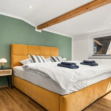 Ferienhaus Birdhouse - Big Living For 12 With Two Terraces, Bbqs, Kicker, Fitness Marburg
