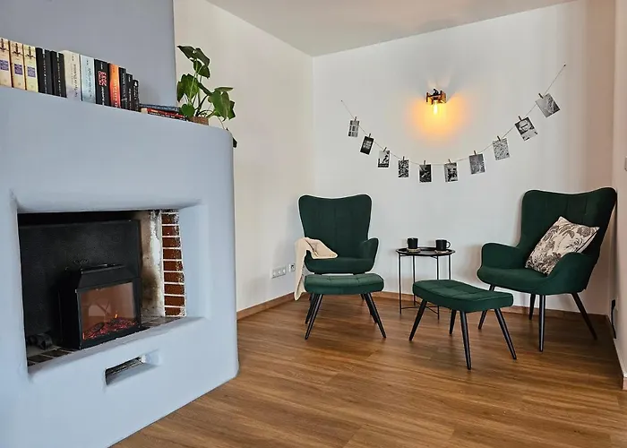 Birdhouse - Big Living For 12 With Two Terraces, Bbqs, Kicker, Fitness *