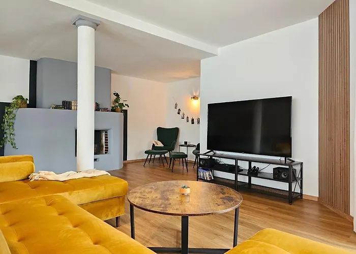 Birdhouse - Big Living For 12 With Two Terraces, Bbqs, Kicker, Fitness Nyaraló *