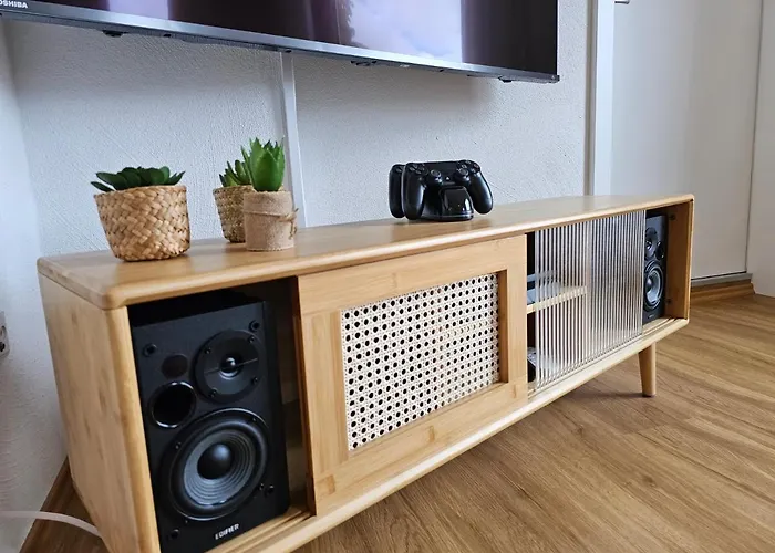 Birdhouse - Big Living For 12 With Two Terraces, Bbqs, Kicker, Fitness Nyaraló Marburg