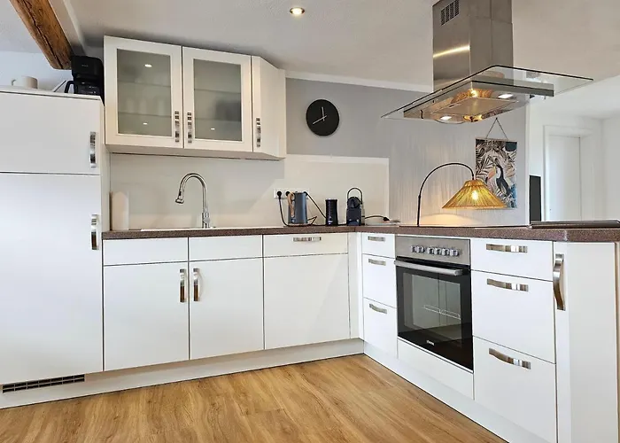 Birdhouse - Big Living For 12 With Two Terraces, Bbqs, Kicker, Fitness Nyaraló